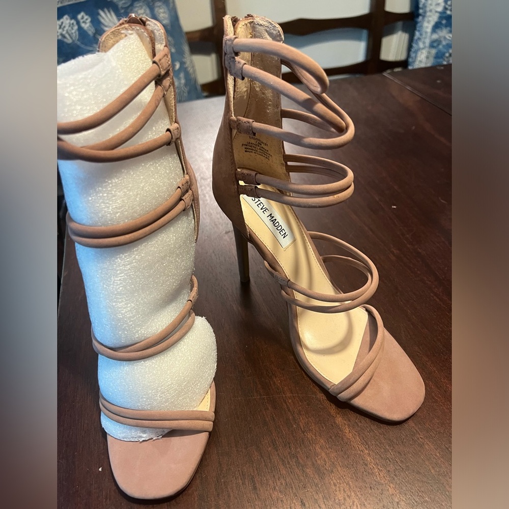 Steve Madden Tito Sandal, blush Nubuck, 7.5 medium.  Strappy Heel.